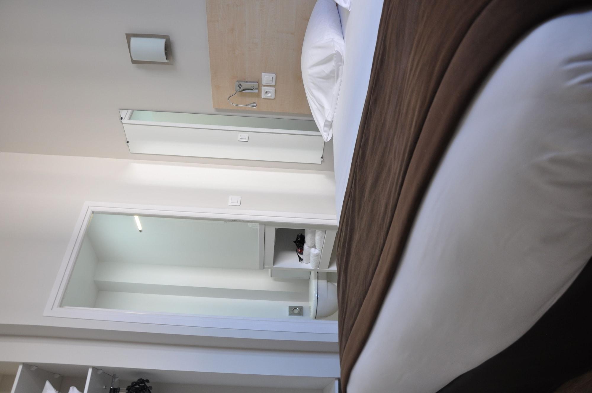 Hotel Foch Nancy Gare Екстериор снимка