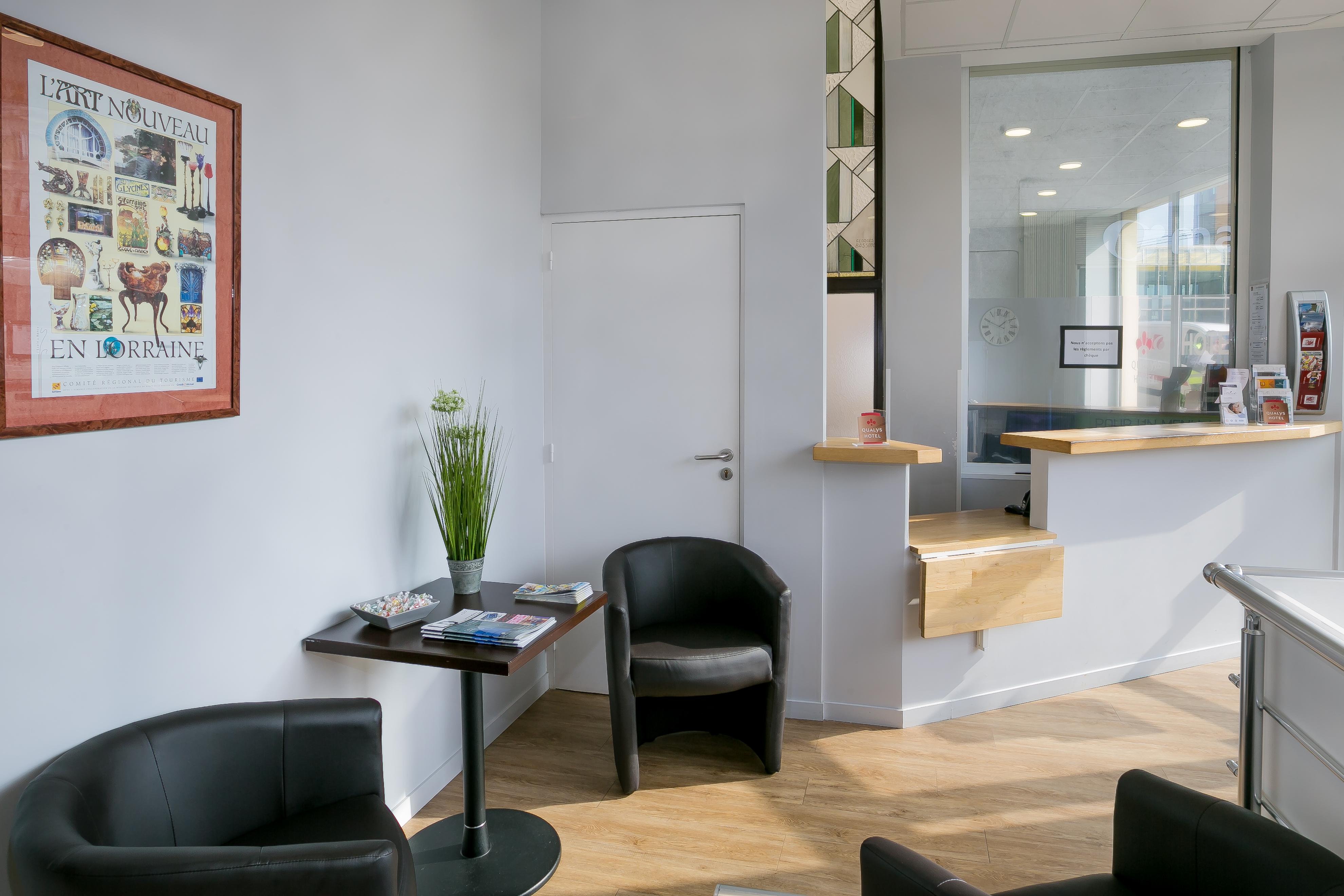 Hotel Foch Nancy Gare Екстериор снимка